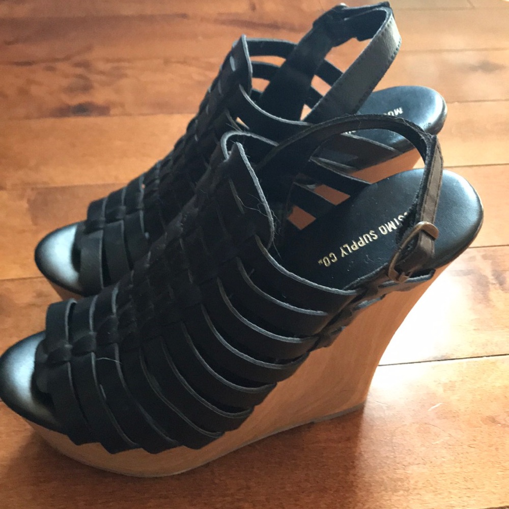 Mossimo black sandals